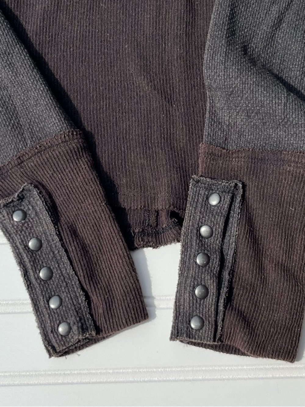 We The Free Ribbed Turtleneck Brown Gray Snap Cuff Boho Top M or L NWOT - Picture 4 of 6
